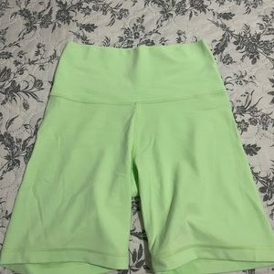 TnaBUTTER™ Cheeky Hi-Rise 7" Short